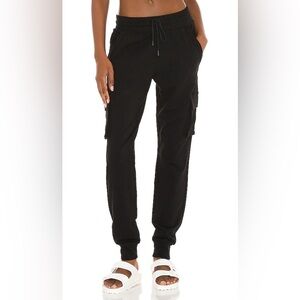 ALO yoga, unwind, cargo sweatpants in black